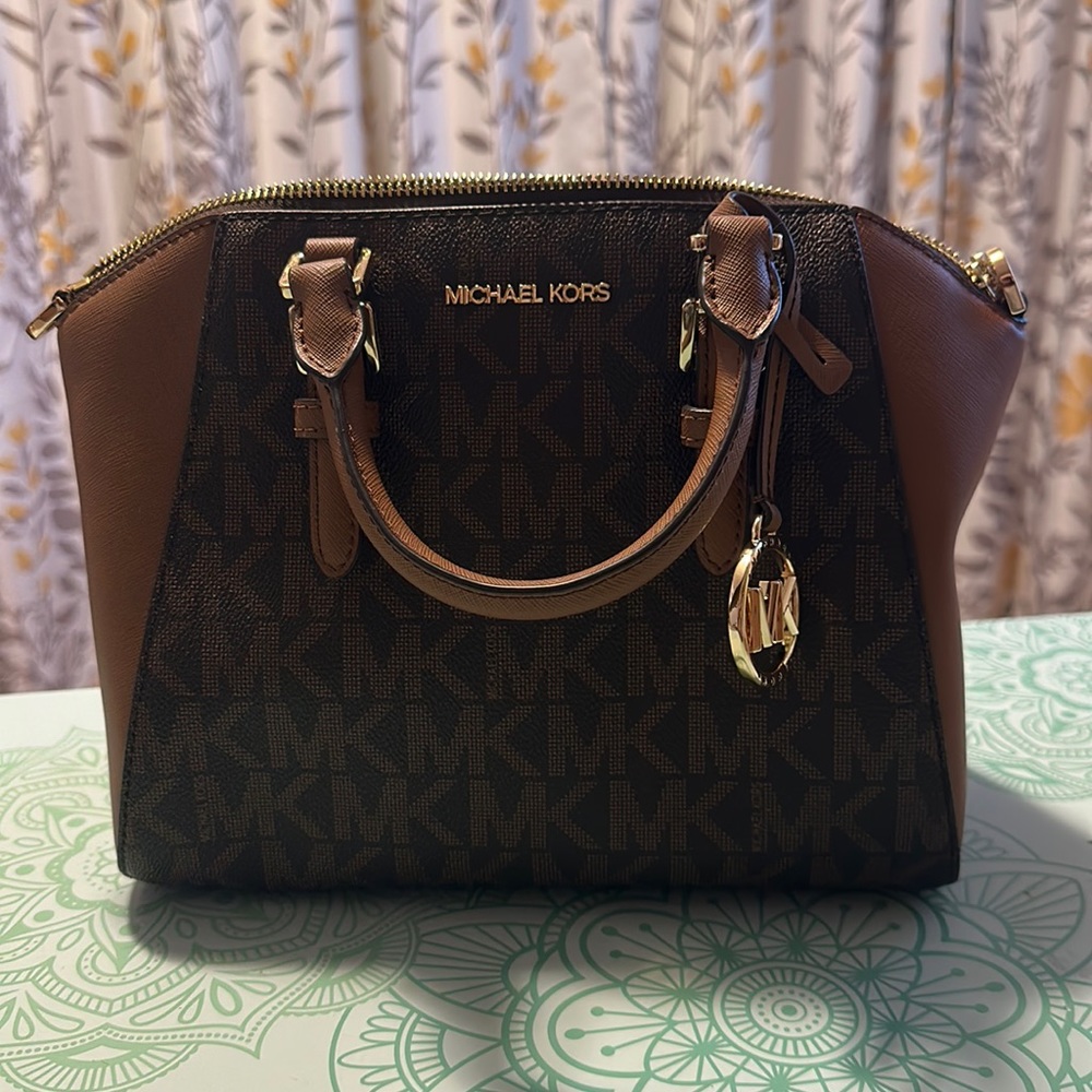 MICHAEL KORS - SMALL
